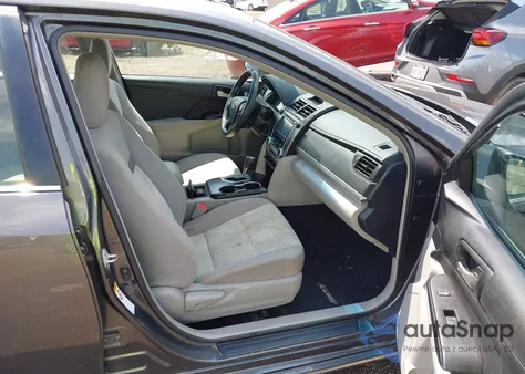 2013 Toyota Camry Le z USA, uszkodzony, nr VIN 4T1BF1FK1DU687649